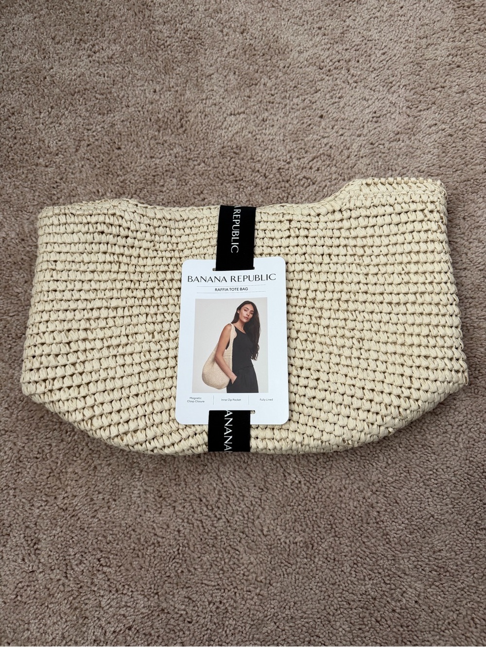 Banana Republic Raffia Tote Bag in Natural Ivory